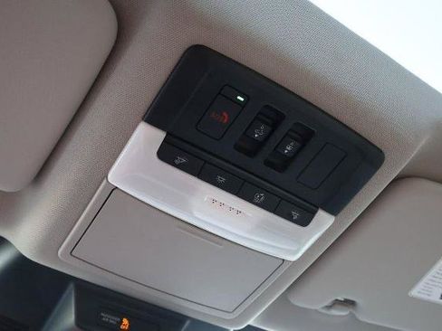 Certified 2025 Nissan Rogue SL w/ Tech Package AWD/4WD image 18