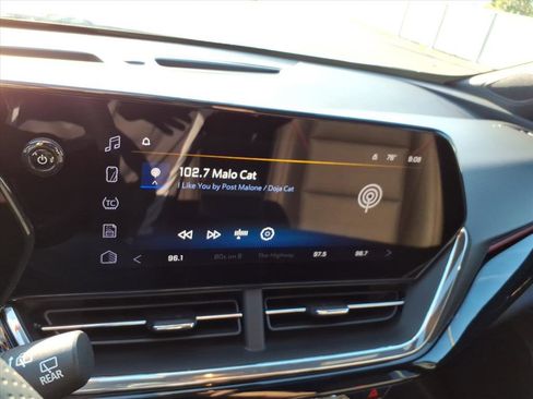 Used 2025 Chevrolet Trax RS w/ Sunroof Package image 19