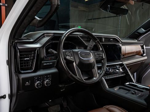 Used 2025 GMC Sierra 2500 Denali Ultimate w/ Max Trailering Package AWD/4WD image 2