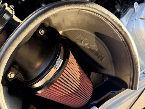 Used 2015 Ford Mustang Premium image 25