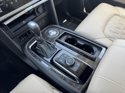 Used 2024 Nissan Armada Platinum w/ Captain's Chairs Package RWD image 28