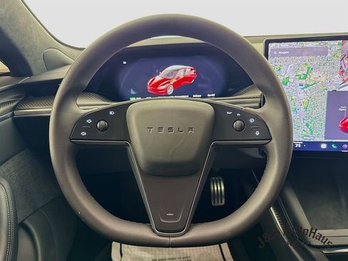 Used 2022 Tesla Model S Plaid image 12