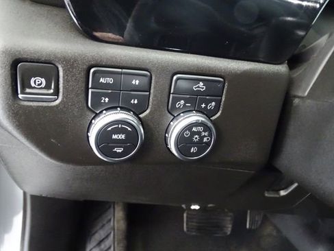 Certified 2024 GMC Sierra 1500 Elevation w/ X31 Off-Road Package AWD/4WD image 11