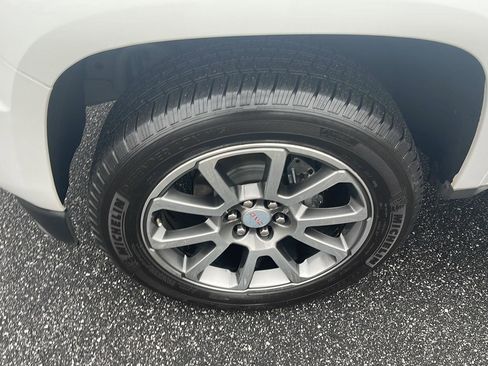 Used 2018 GMC Canyon Denali image 6