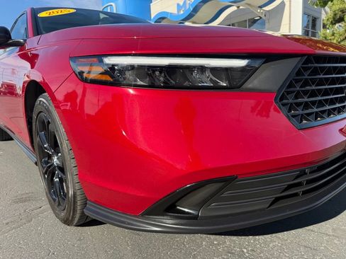 Used 2025 Honda Accord SE image 9