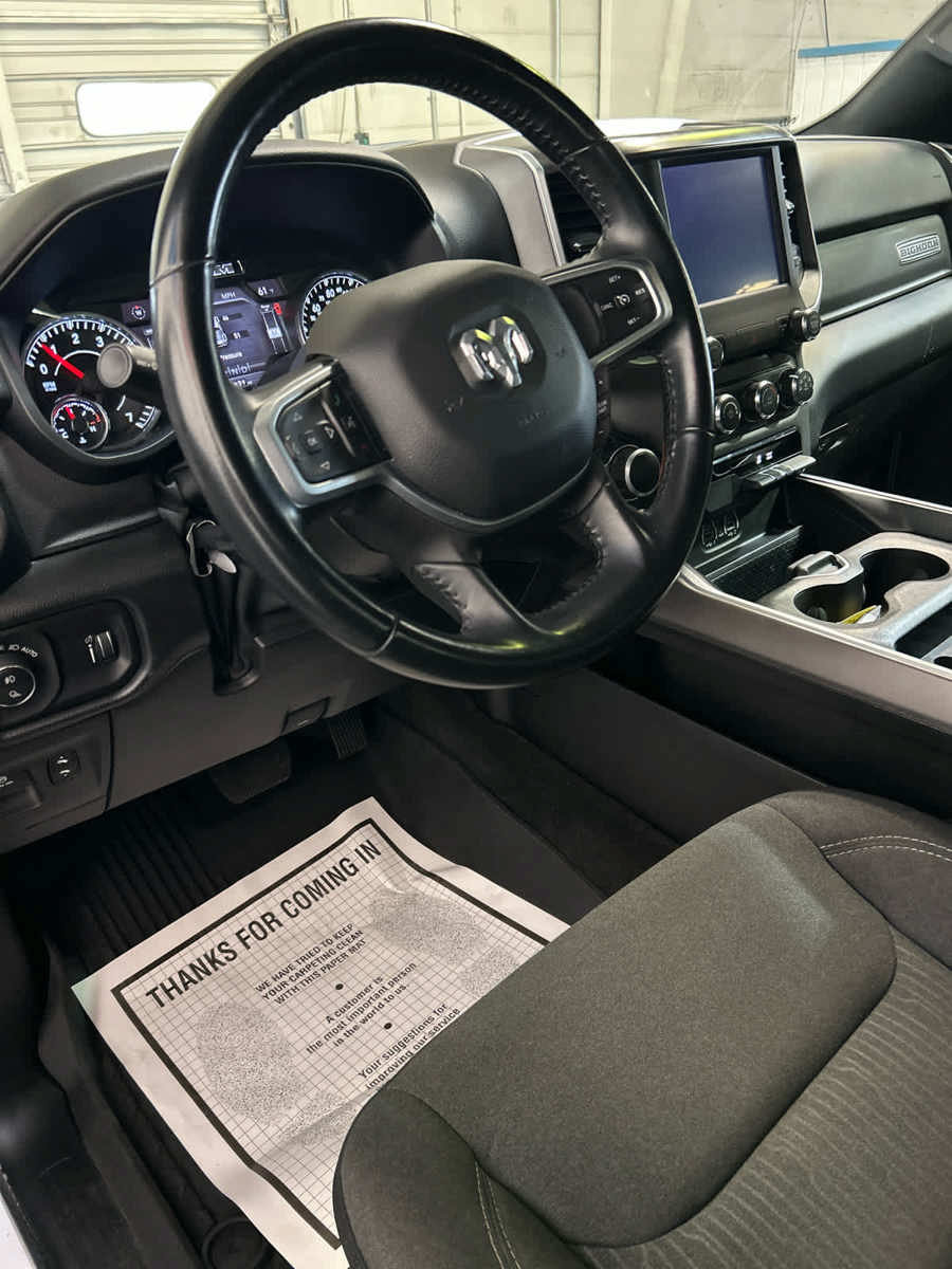 Used 2022 RAM 1500 4x4 Crew Cab image 9
