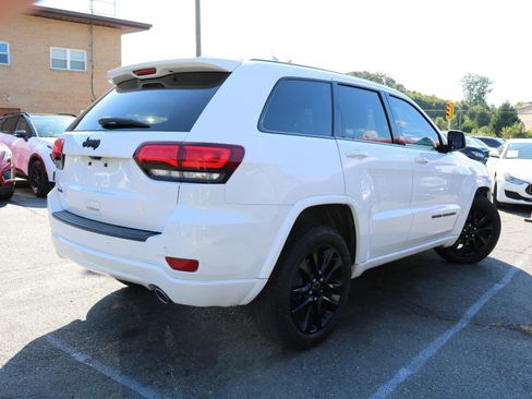 Used 2019 Jeep Grand Cherokee Altitude AWD/4WD image 2