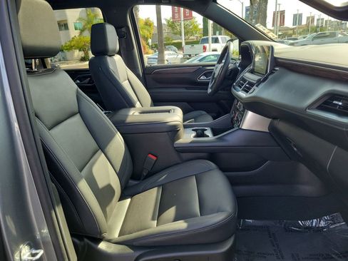 Used 2022 Chevrolet Tahoe Z71 w/ Luxury Package AWD/4WD image 51