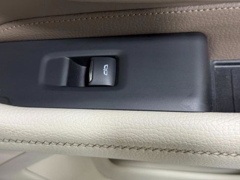 Used 2023 GMC Yukon Denali w/ Denali Reserve Package image 25