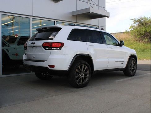 Used 2016 Jeep Grand Cherokee Limited 75th Anniversary AWD/4WD image 8