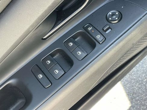 Certified 2025 Hyundai Elantra Sport FWD image 19