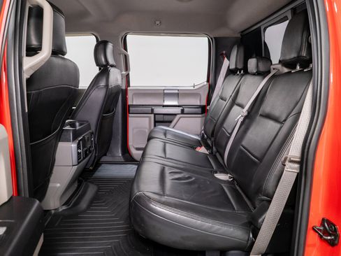 Used 2018 Ford F250 XLT w/ XLT Premium Package image 32