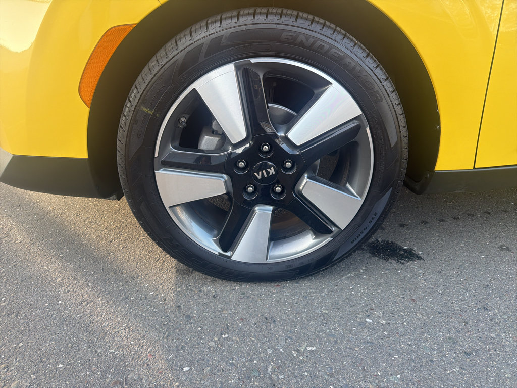 Used 2020 Kia Soul EX w/ Option Group 015 FWD image 3
