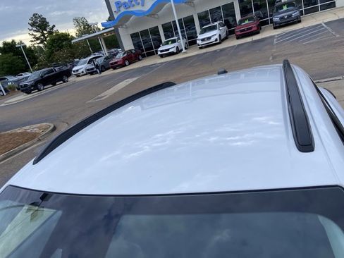 Used 2025 Chevrolet Trax LT w/ LT Convenience Package FWD image 28