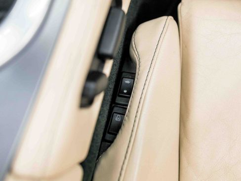Used 2006 Aston Martin DB9 Volante RWD image 59