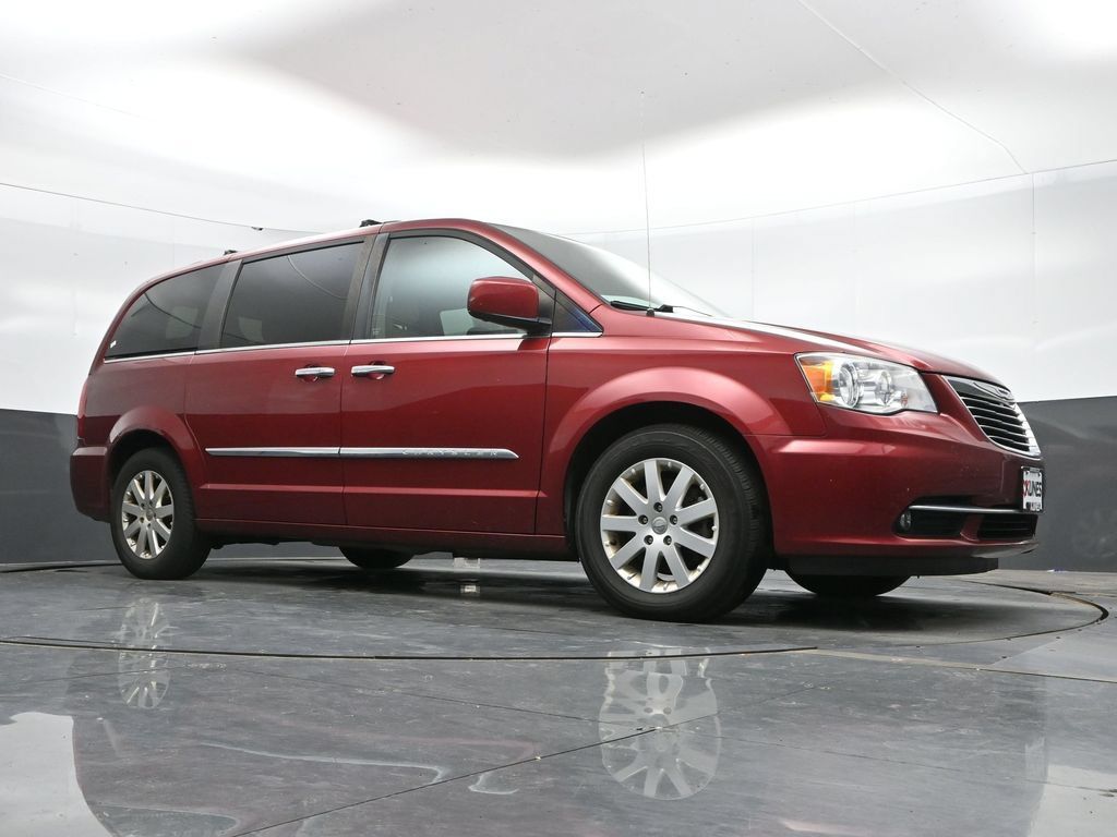 Used 2016 Chrysler Town & Country Touring w/ Driver Convenience Group FWD image 38