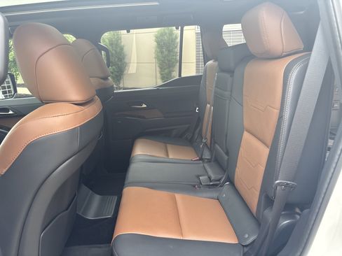 Used 2025 Lexus GX 550 w/ Accessory Package (2T) AWD/4WD image 33