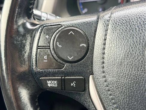 Used 2018 Toyota RAV4 XLE image 19