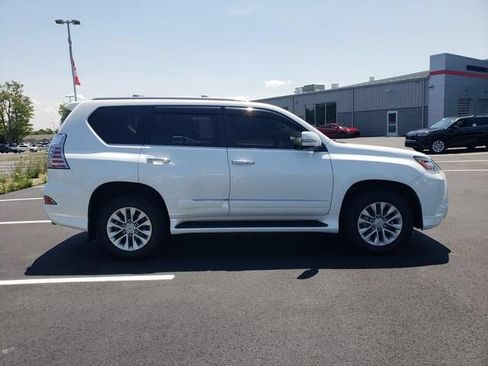 Used 2015 Lexus GX 460 w/ Premium Package AWD/4WD image 4