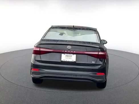 Used 2025 Volkswagen Jetta SE image 12