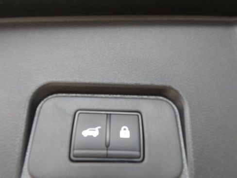 New 2025 Nissan Rogue SV image 11