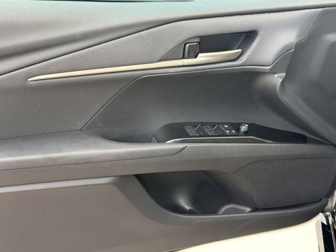 Used 2025 Toyota Camry SE FWD image 12
