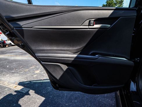 Used 2025 Toyota Camry SE image 44