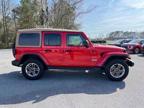 Used 2022 Jeep Wrangler Unlimited Sahara w/ LED Lighting Group image 10