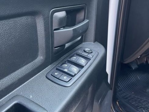 Used 2020 RAM 5500 Tradesman w/ Chrome Appearance Group AWD/4WD image 11