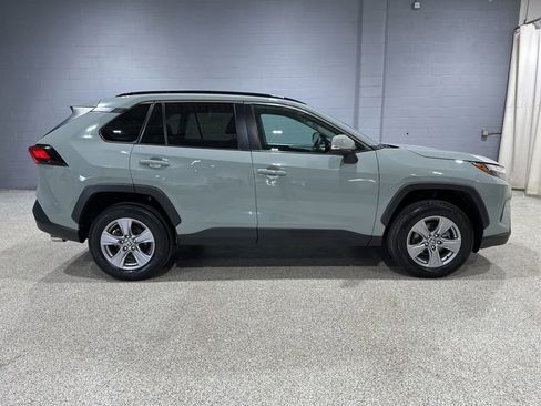 Used 2022 Toyota RAV4 XLE AWD/4WD image 2