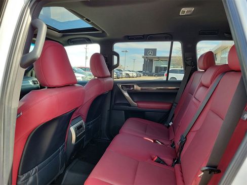 Used 2020 Lexus GX 460 Premium w/ Premium Package image 13