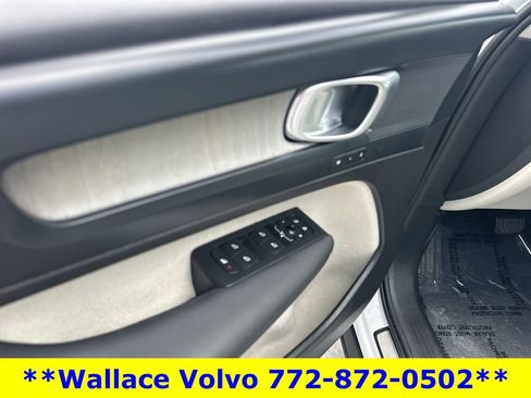 Used 2023 Volvo XC40 B5 Plus w/ Protection Package Premier AWD/4WD image 16