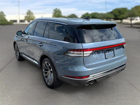 Certified 2025 Lincoln Aviator Reserve RWD image 5