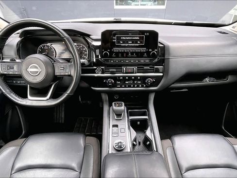 Used 2024 Nissan Pathfinder SL w/ SL Premium Package image 13