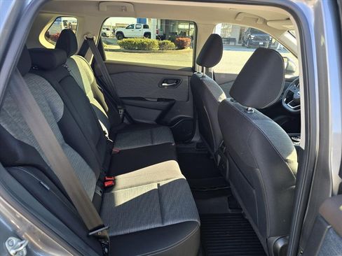 Used 2023 Nissan Rogue SV image 13
