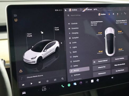 Used 2022 Tesla Model 3 Performance AWD/4WD image 31