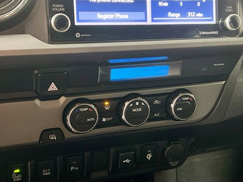 Used 2022 Toyota Tacoma TRD Sport image 27