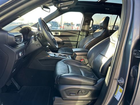 Used 2021 Ford Explorer ST w/ Equipment Group 401A image 9