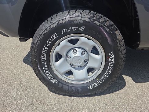 Used 2021 Toyota Tacoma SR AWD/4WD image 11
