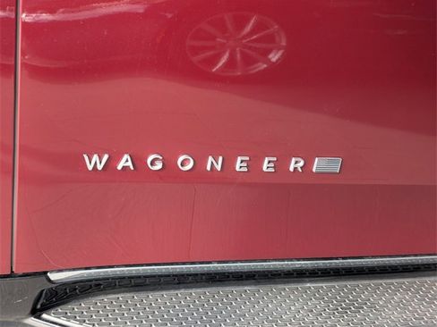 Used 2023 Jeep Wagoneer 4WD image 5