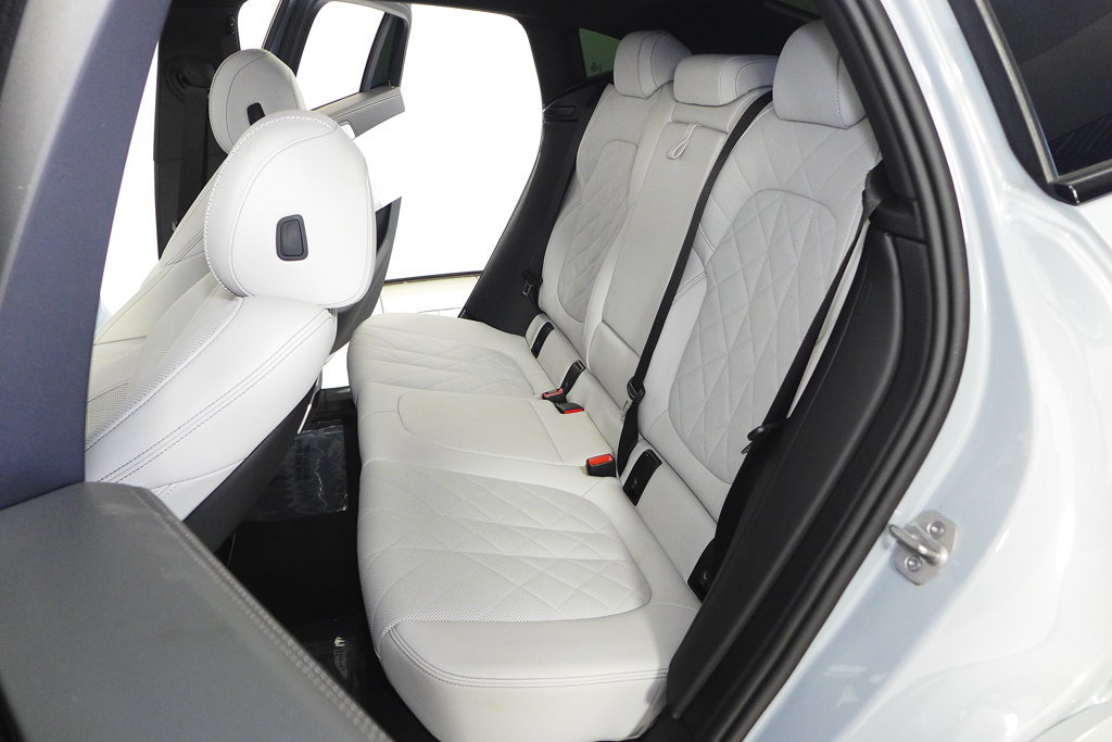 Used 2024 BMW X6 xDrive40i w/ Premium Package AWD/4WD image 20