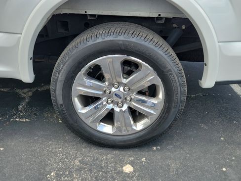Used 2018 Ford F150 Lariat w/ Equipment Group 502A Luxury AWD/4WD image 5