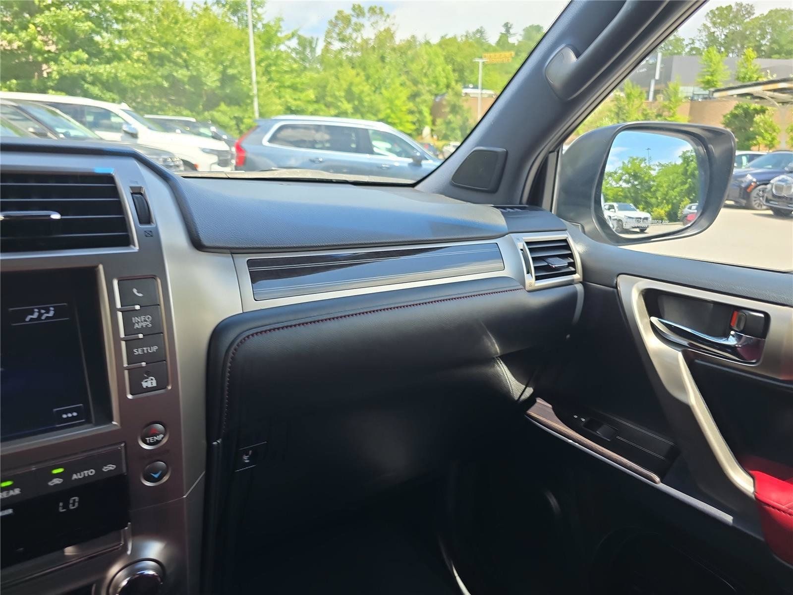 Used 2021 Lexus GX 460 Luxury w/ Accessory Package AWD/4WD image 24