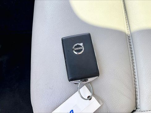 Used 2023 Volvo XC40 B5 Ultimate w/ Climate Package AWD/4WD image 15