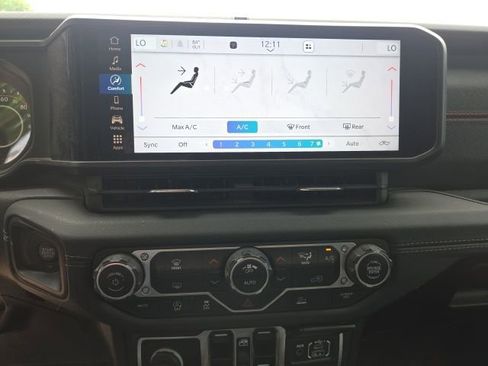 Used 2024 Jeep Gladiator Rubicon image 11