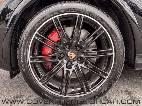 Used 2017 Porsche Cayenne GTS AWD/4WD image 8