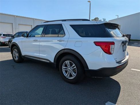 Used 2020 Ford Explorer XLT image 5