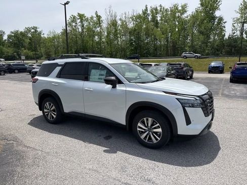 New 2026 Nissan Pathfinder SL AWD/4WD image 10