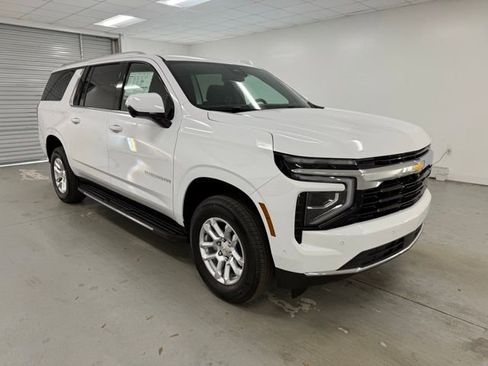 New 2026 Chevrolet Suburban LS image 3