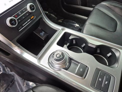 Used 2022 Ford Edge Titanium w/ Equipment Group 301A image 24